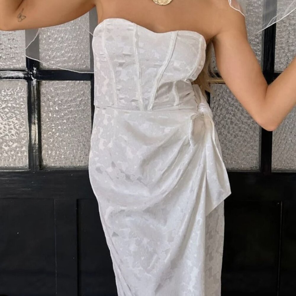 NWT 12TH TRIBE Brighton White Strapless Satin Wrap Dress